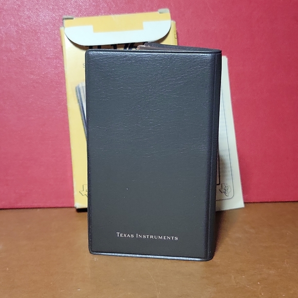 Vintage Texas Instruments TI-1766 Ultra Slim Solar Light Power Calculator W/Case - Picture 6 of 7